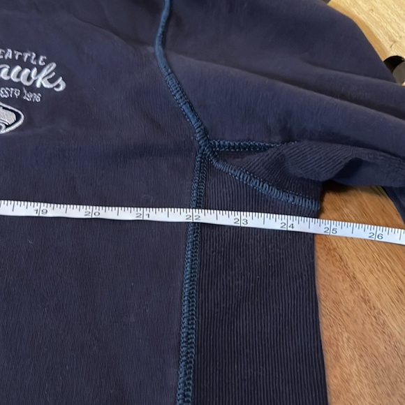 Tommy Bahama Seahawks sweatshirt - Picture 6 of 8